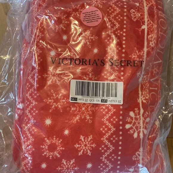 VS PINK Blanket - Picture 2 of 4